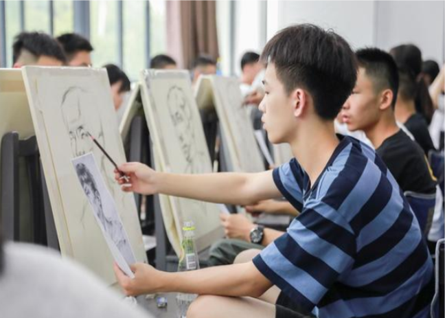 美术班教学与管理